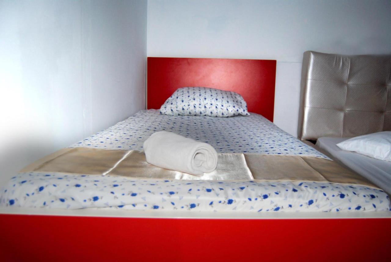 Hotel Vlora City Екстер'єр фото