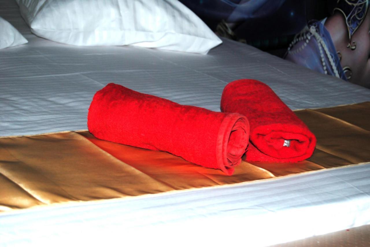Hotel Vlora City Екстер'єр фото