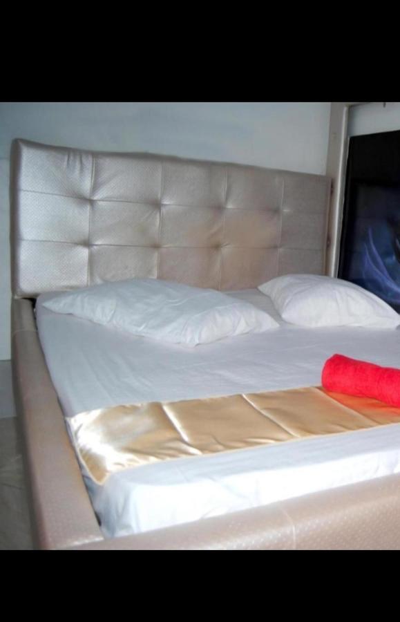 Hotel Vlora City Екстер'єр фото